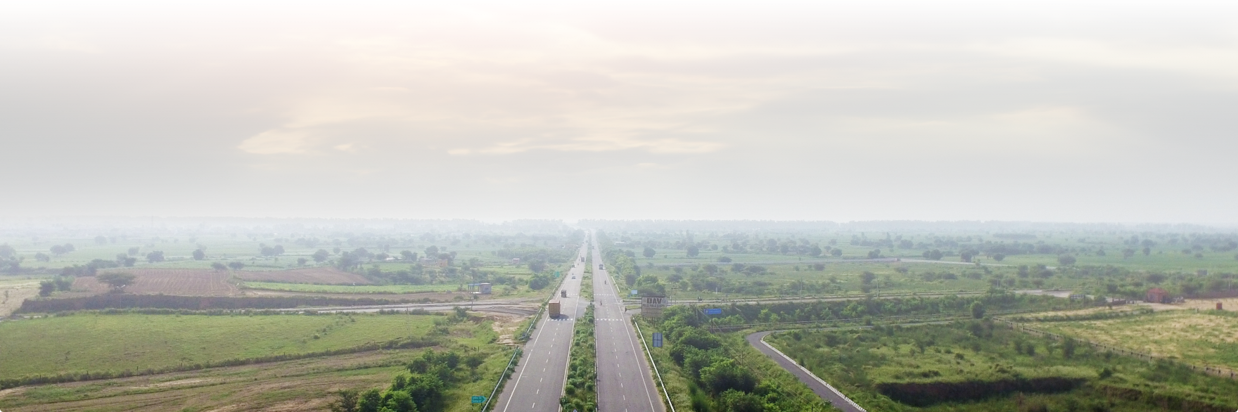 bg-envoyé-Affretoo-x-Envoyé-spécial route